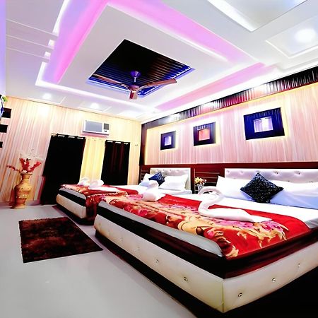 Taj Square A Luxurious Family Homestay Agra  Buitenkant foto