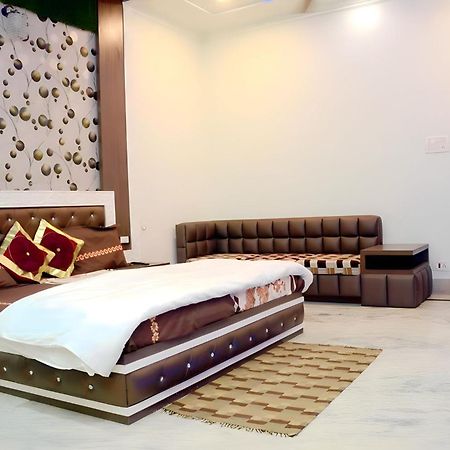 Taj Square A Luxurious Family Homestay Agra  Buitenkant foto