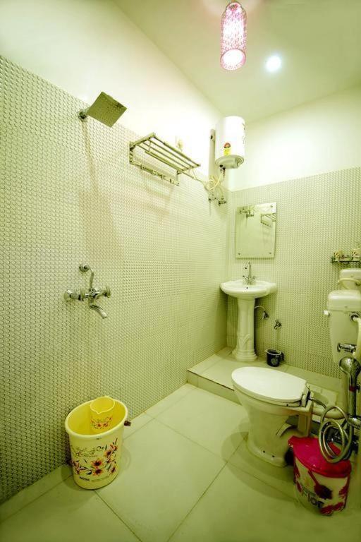 Taj Square A Luxurious Family Homestay Agra  Buitenkant foto