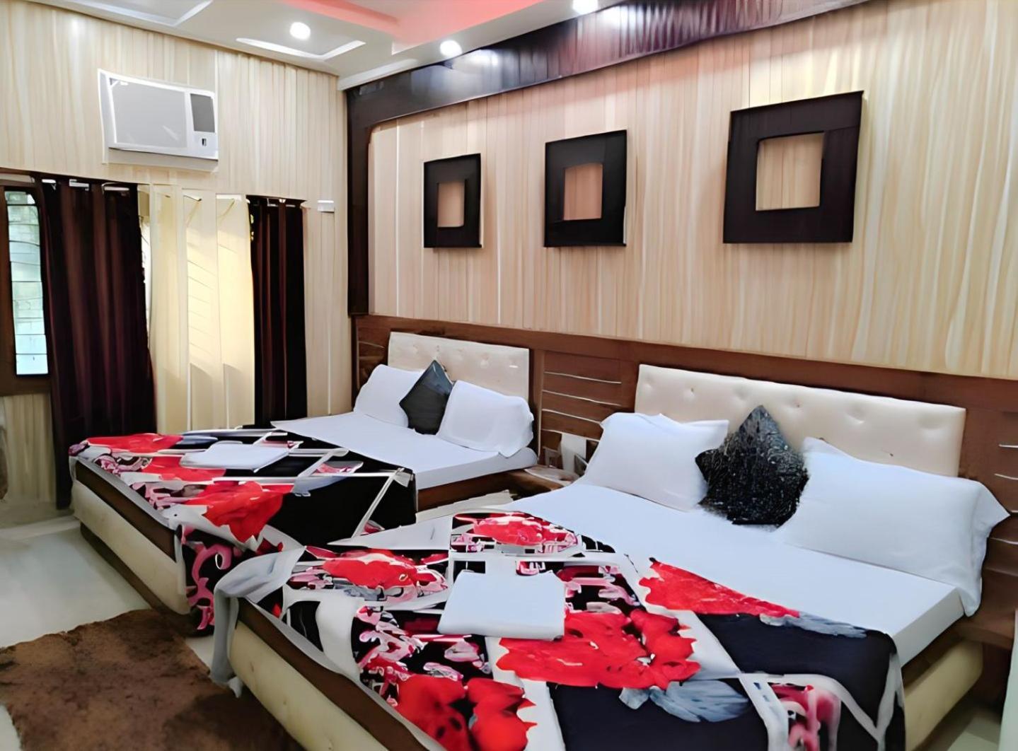 Taj Square A Luxurious Family Homestay Agra  Buitenkant foto