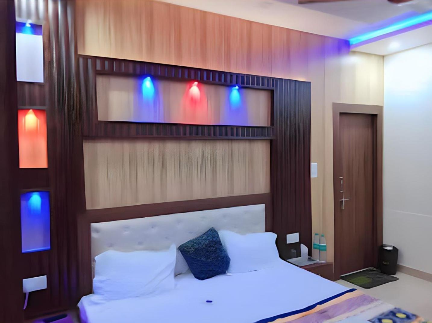 Taj Square A Luxurious Family Homestay Agra  Buitenkant foto