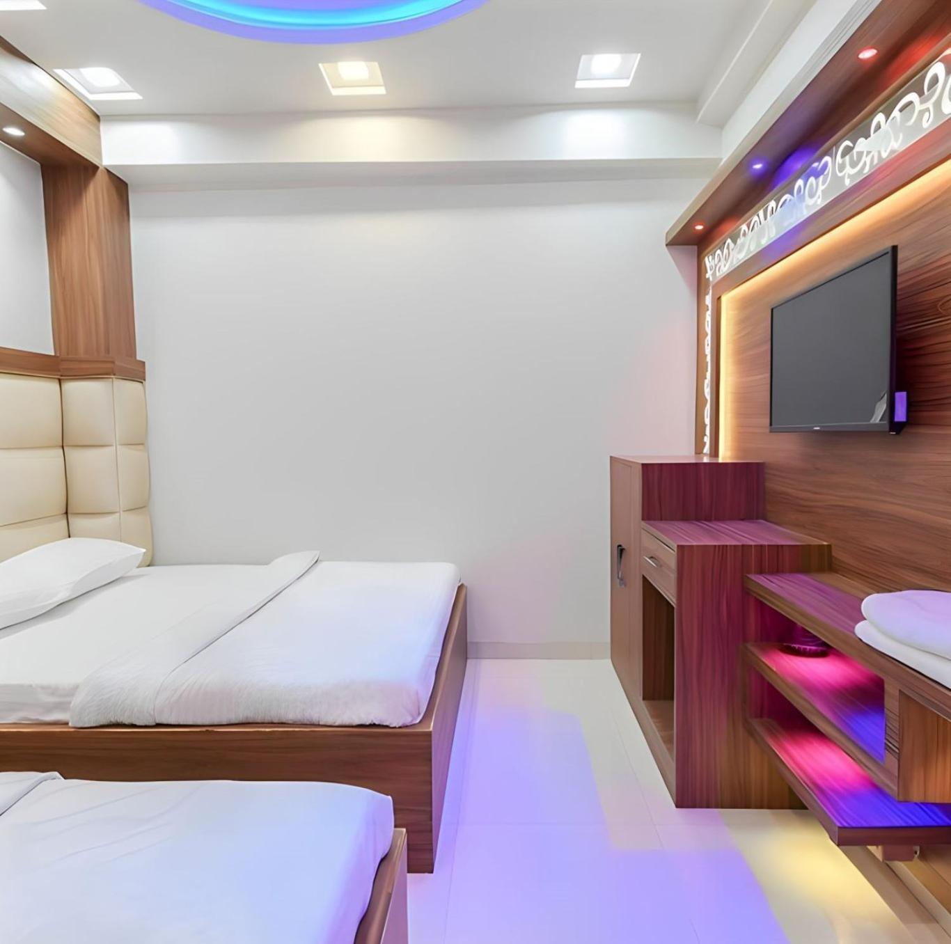 Taj Square A Luxurious Family Homestay Agra  Buitenkant foto