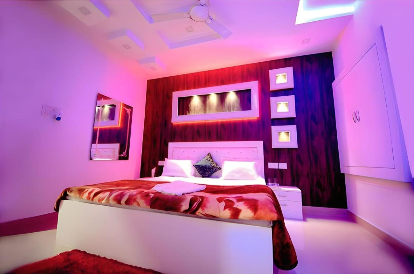 Taj Square A Luxurious Family Homestay Agra  Buitenkant foto