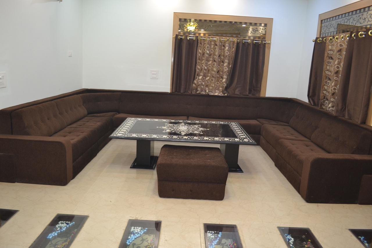 Taj Square A Luxurious Family Homestay Agra  Buitenkant foto