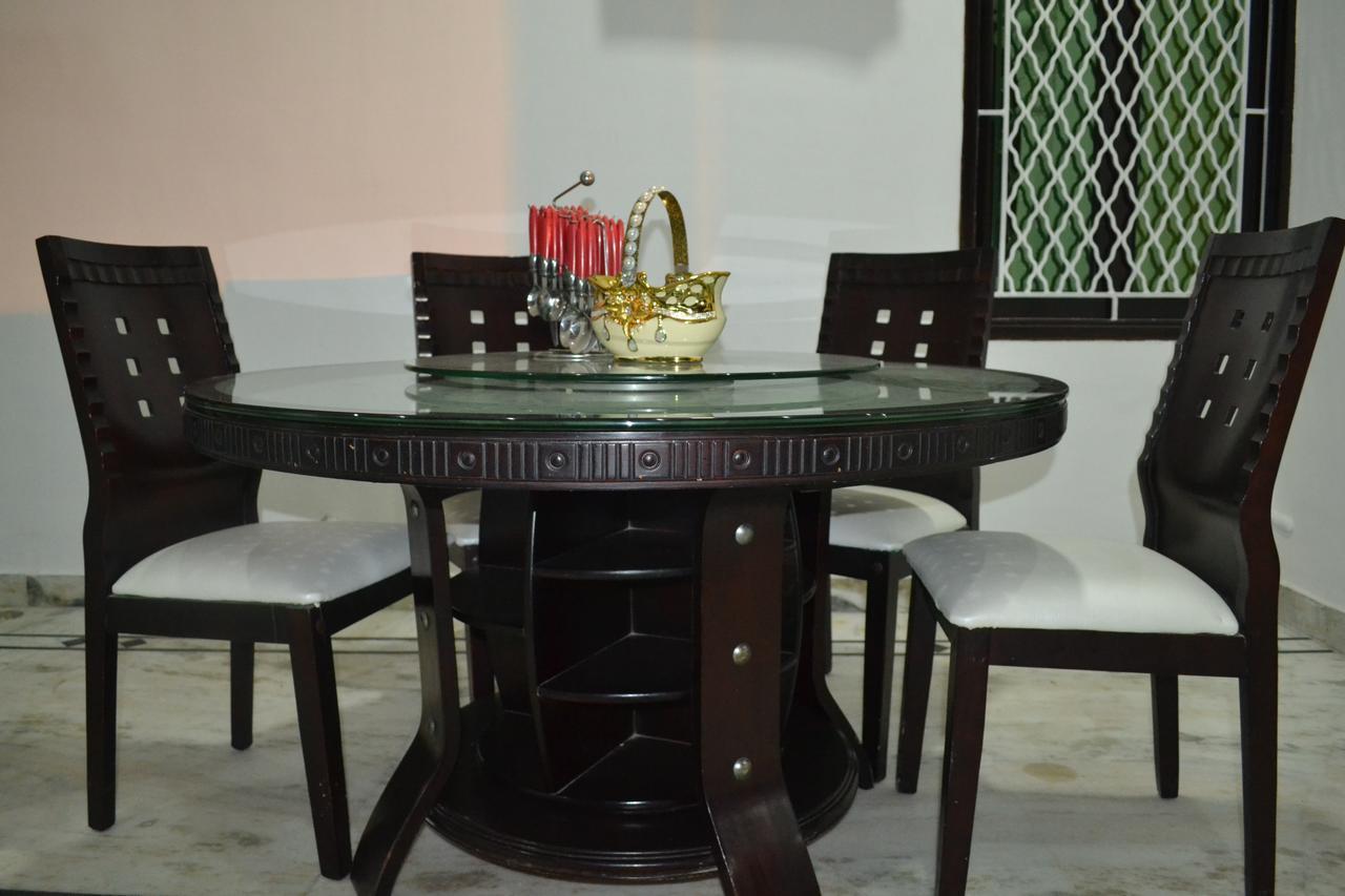 Taj Square A Luxurious Family Homestay Agra  Buitenkant foto