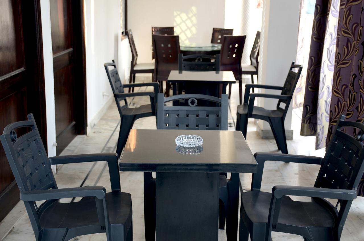 Taj Square A Luxurious Family Homestay Agra  Buitenkant foto