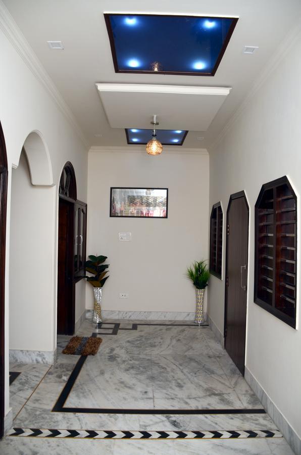 Taj Square A Luxurious Family Homestay Agra  Buitenkant foto