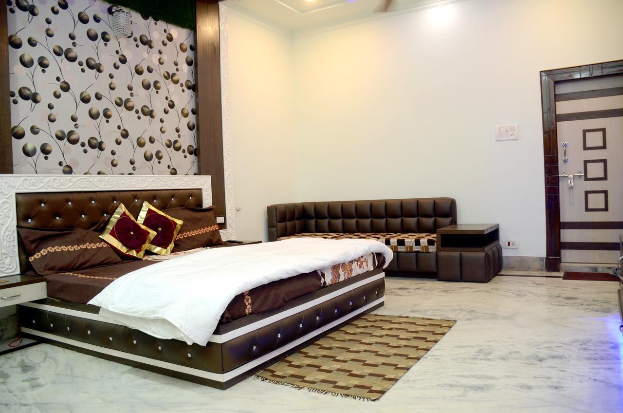 Taj Square A Luxurious Family Homestay Agra  Buitenkant foto