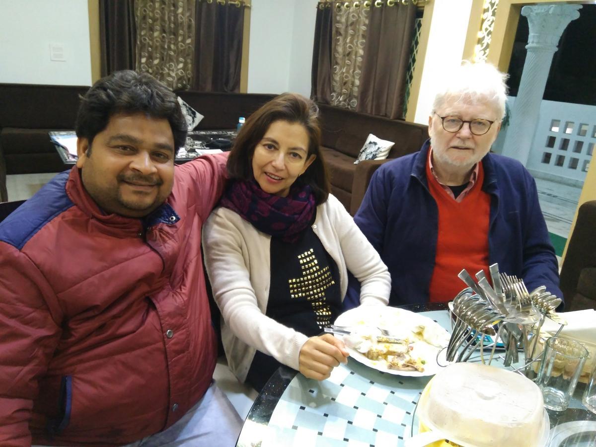 Taj Square A Luxurious Family Homestay Agra  Buitenkant foto