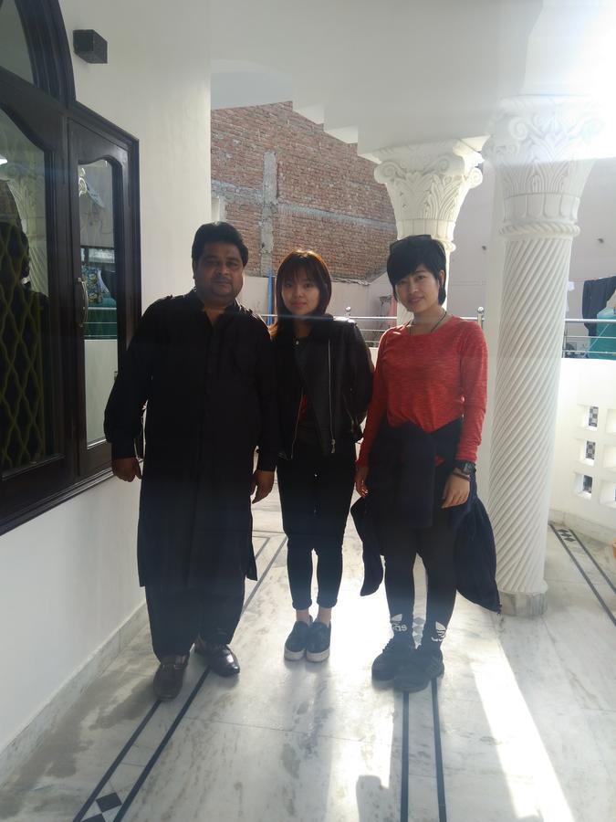 Taj Square A Luxurious Family Homestay Agra  Buitenkant foto