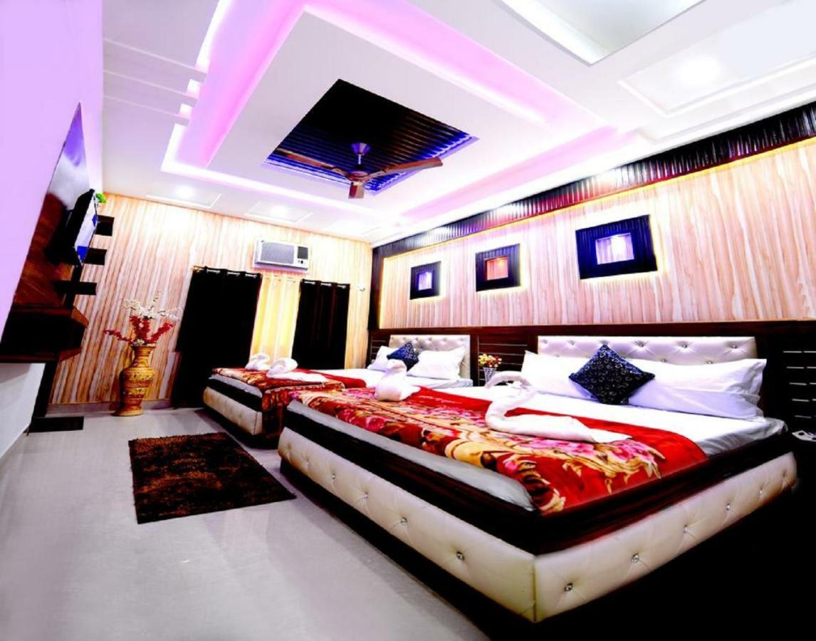 Taj Square A Luxurious Family Homestay Agra  Buitenkant foto