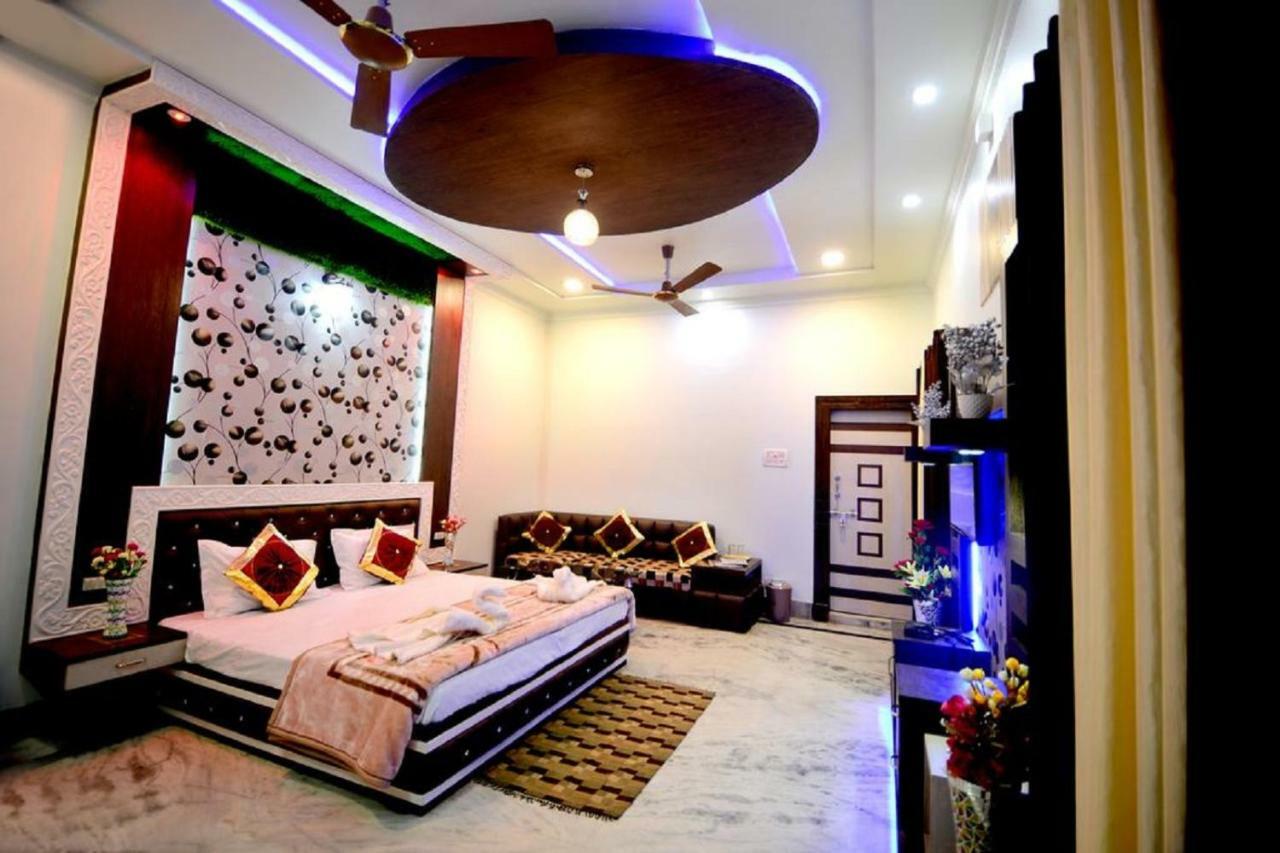 Taj Square A Luxurious Family Homestay Agra  Buitenkant foto