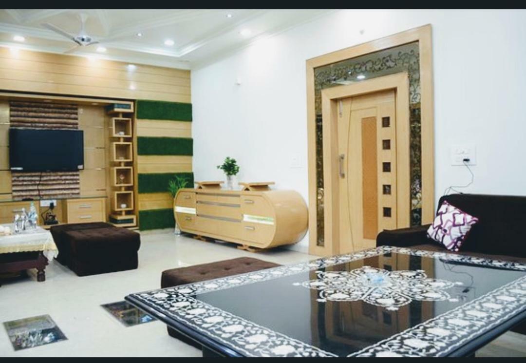 Taj Square A Luxurious Family Homestay Agra  Buitenkant foto