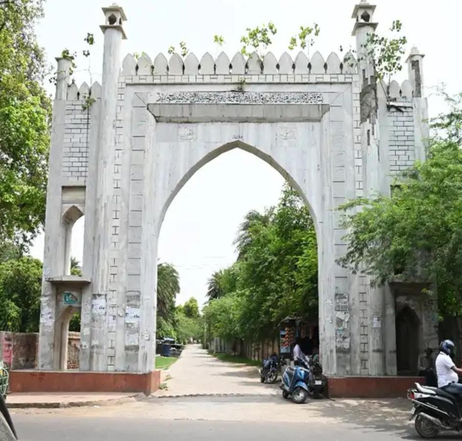 Taj Square A Luxurious Family Homestay Agra  Buitenkant foto